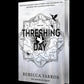 Threshing Day (Limited Deluxe Edition) : Return to the Empyrean world with thirteen stories starring your favourite Fourth Wing characters.-9780349450612